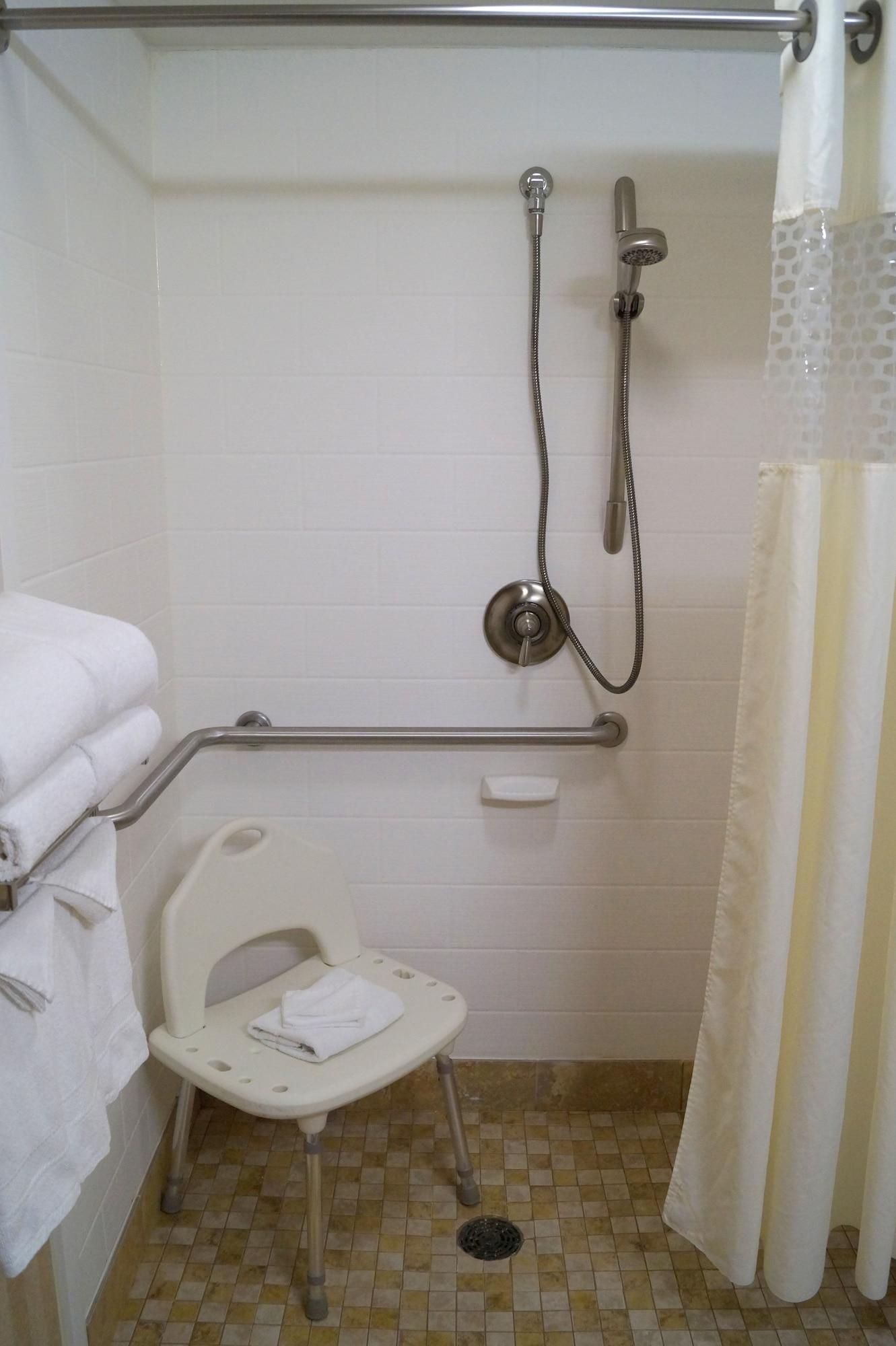 Hampton Inn Altoona Buitenkant foto