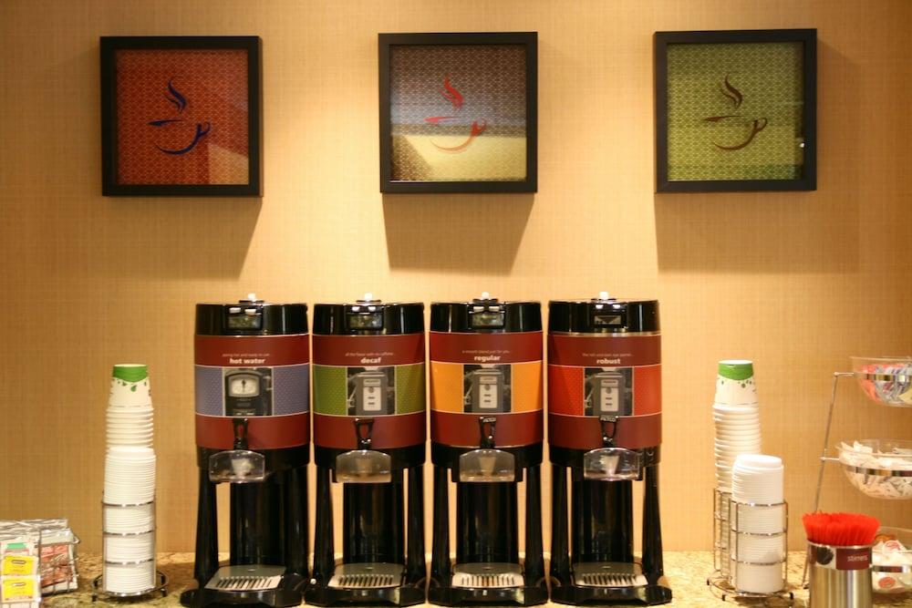 Hampton Inn Altoona Buitenkant foto