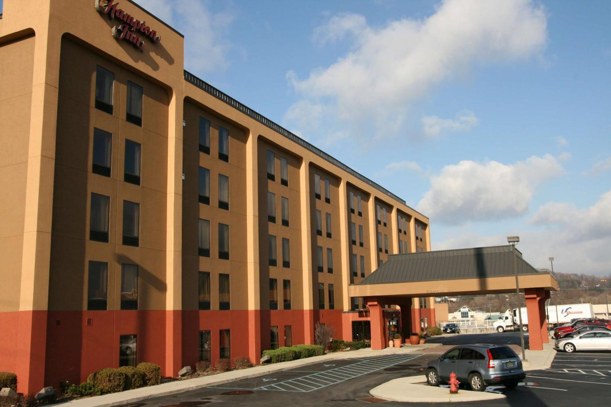 Hampton Inn Altoona Buitenkant foto