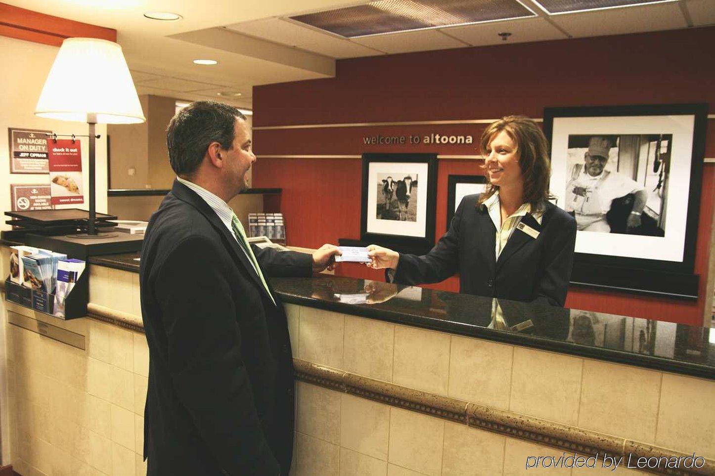 Hampton Inn Altoona Interieur foto