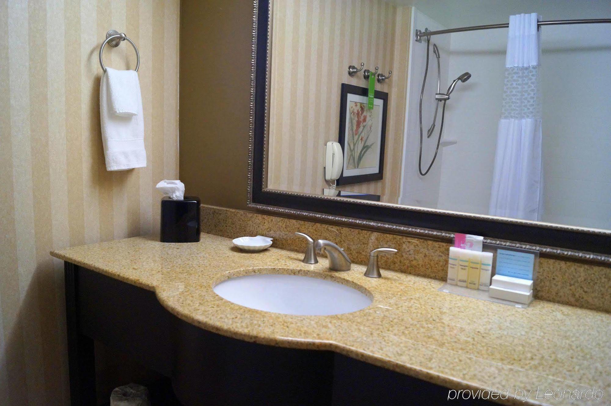 Hampton Inn Altoona Buitenkant foto