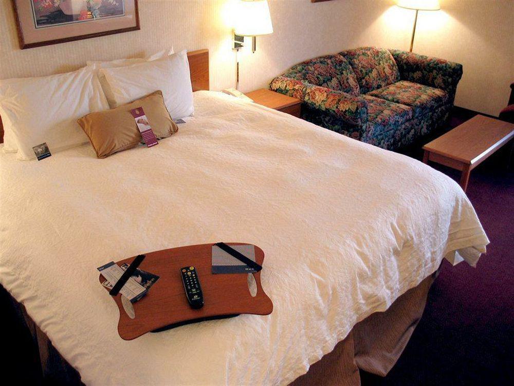 Hampton Inn Altoona Buitenkant foto